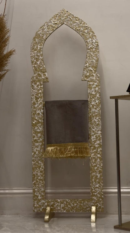 Prayer mat stand