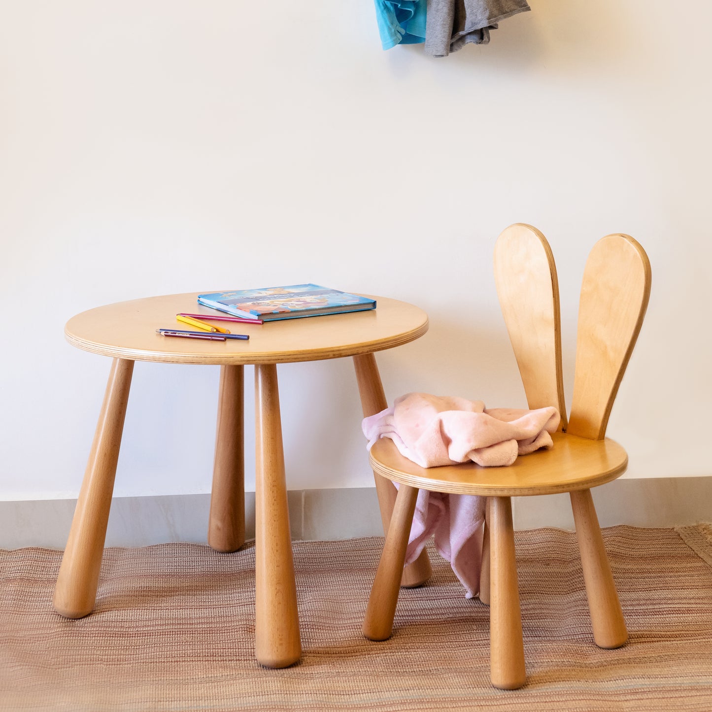 Circle Kids Table